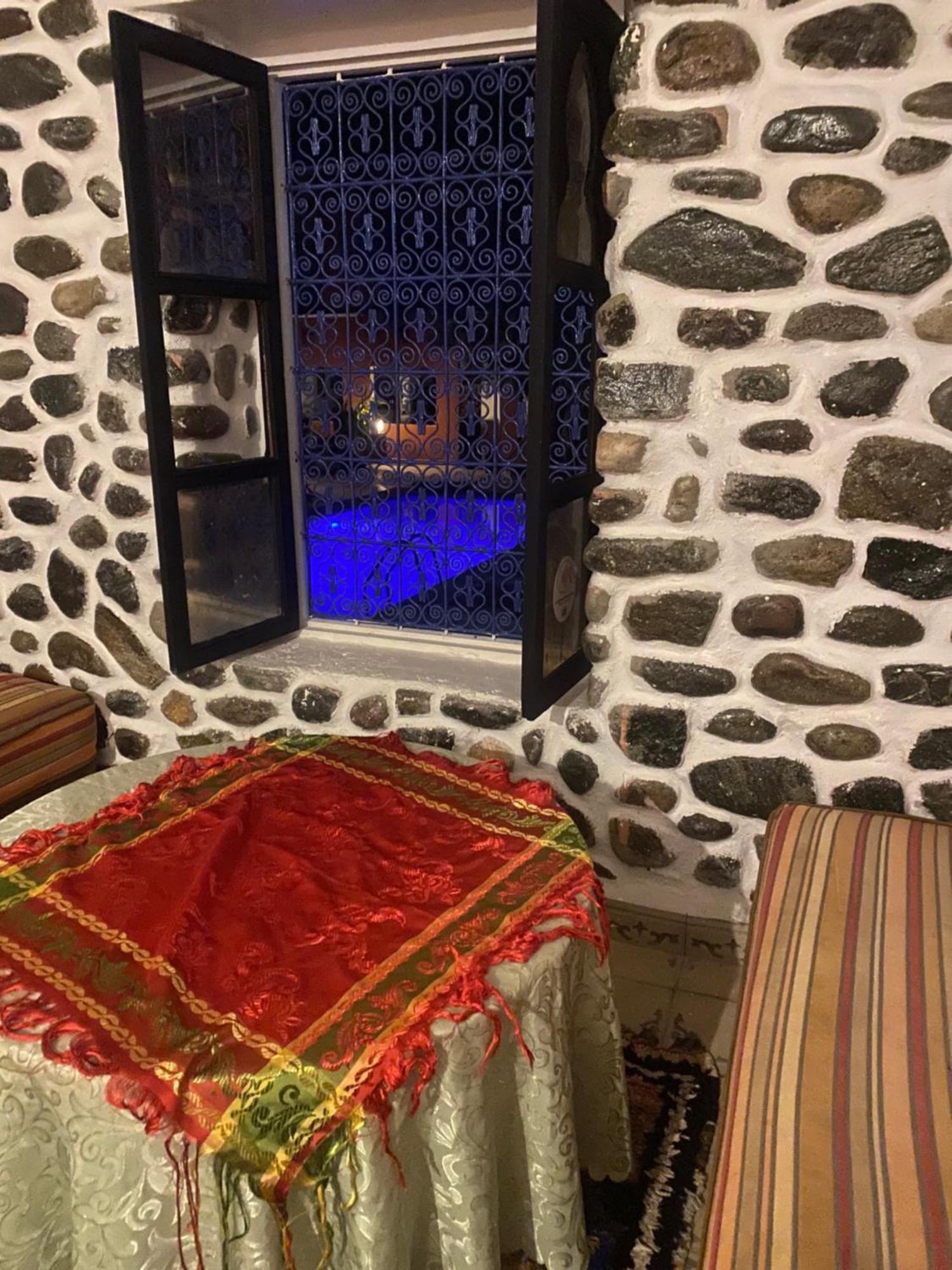 Riad Malak Уирган Номер фото