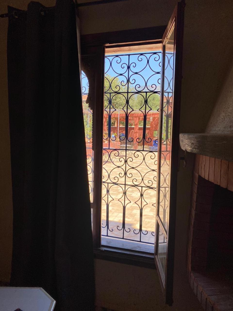 Riad Malak Уирган Номер фото